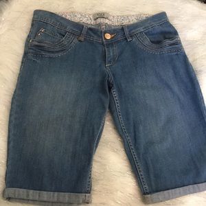 Short jeans